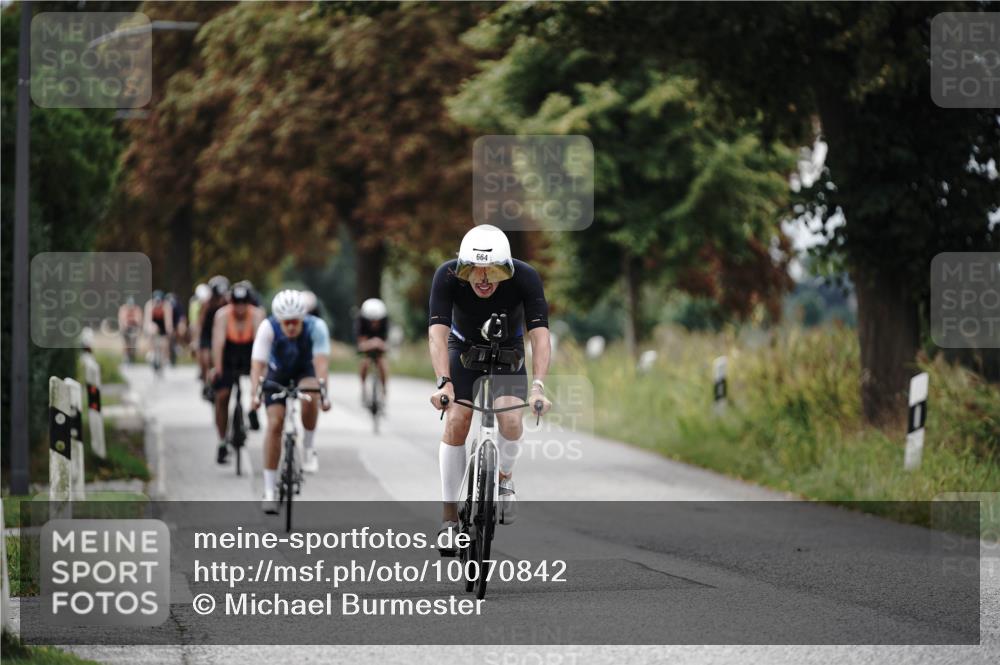 30.08.2026 - Elbe Triathlon Hamburg Michael Burmester http://msf.ph/oto/10070842 30.08.2026 09:59:00 Radfahren 299, 409, 605, 664, 691, 718 meine-sportfotos.de