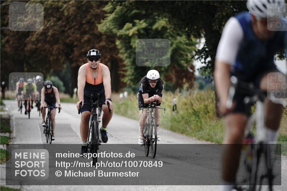 30.08.2026 - Elbe Triathlon Hamburg Michael Burmester http://msf.ph/oto/10070849 30.08.2026 09:59:03 Radfahren 299, 409, 491, 579, 580, 605, 664, 691, 718, 802 meine-sportfotos.de