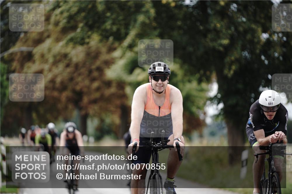 30.08.2026 - Elbe Triathlon Hamburg Michael Burmester http://msf.ph/oto/10070855 30.08.2026 09:59:04 Radfahren 299, 409, 491, 579, 580, 605, 647, 691, 718, 802 meine-sportfotos.de