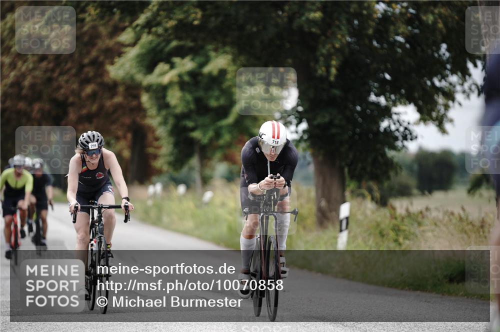 30.08.2026 - Elbe Triathlon Hamburg Michael Burmester http://msf.ph/oto/10070858 30.08.2026 09:59:05 Radfahren 299, 409, 491, 495, 579, 580, 605, 647, 691, 718, 802 meine-sportfotos.de