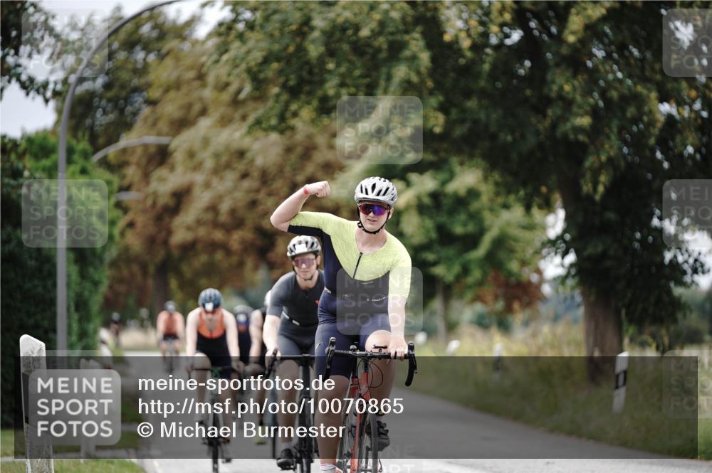 30.08.2026 - Elbe Triathlon Hamburg Michael Burmester http://msf.ph/oto/10070865 30.08.2026 09:59:08 Radfahren 299, 472, 491, 495, 579, 580, 647, 718, 802 meine-sportfotos.de
