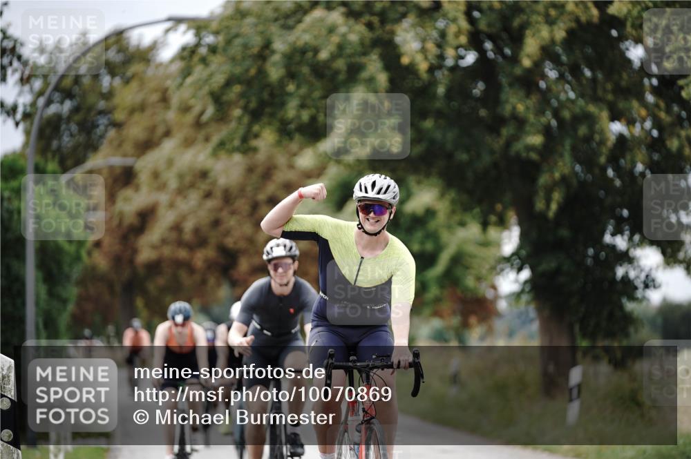 30.08.2026 - Elbe Triathlon Hamburg Michael Burmester http://msf.ph/oto/10070869 30.08.2026 09:59:08 Radfahren 299, 472, 491, 495, 579, 580, 647, 718, 802 meine-sportfotos.de