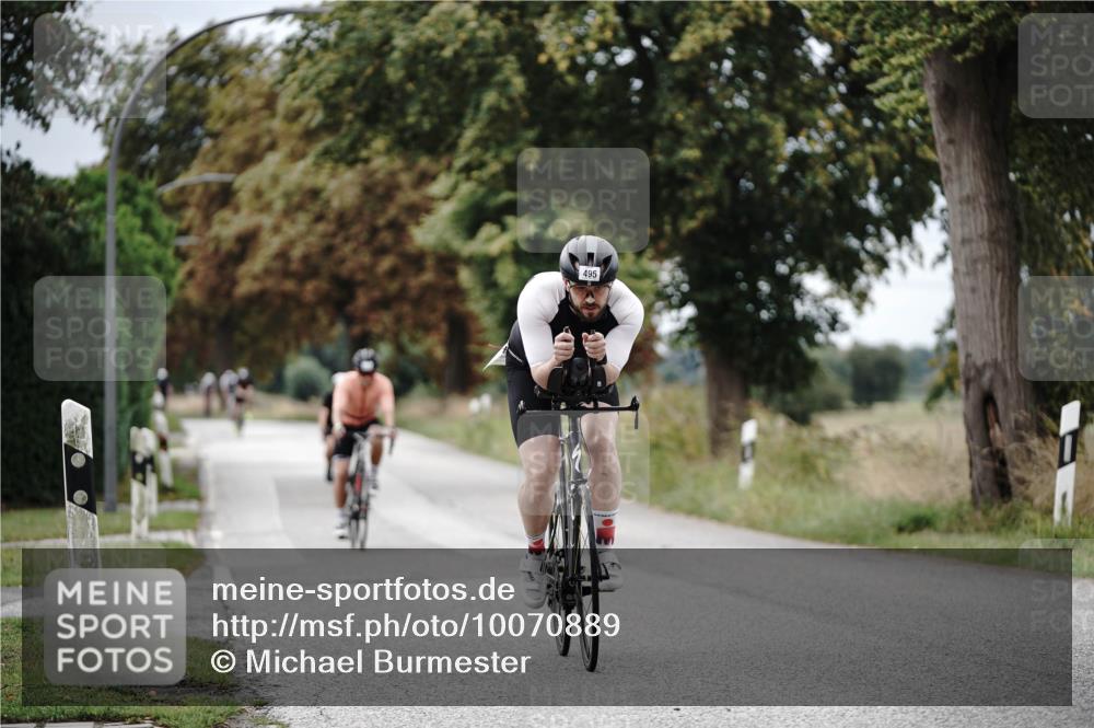 30.08.2026 - Elbe Triathlon Hamburg Michael Burmester http://msf.ph/oto/10070889 30.08.2026 09:59:13 Radfahren 452, 472, 491, 495, 647, 802, 934 meine-sportfotos.de