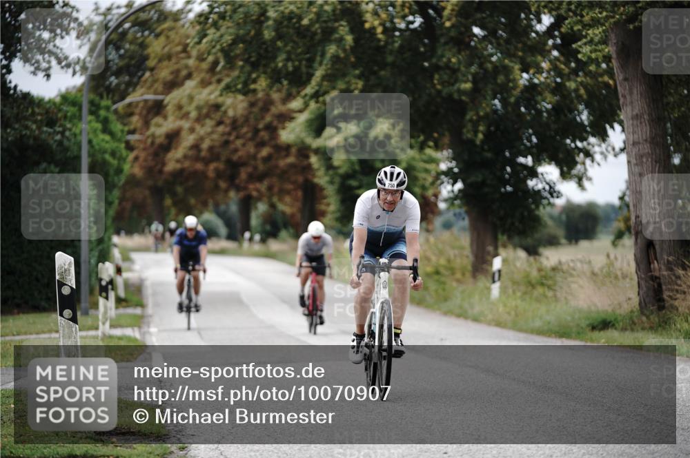30.08.2026 - Elbe Triathlon Hamburg Michael Burmester http://msf.ph/oto/10070907 30.08.2026 09:59:23 Radfahren 452, 667, 750, 918 meine-sportfotos.de