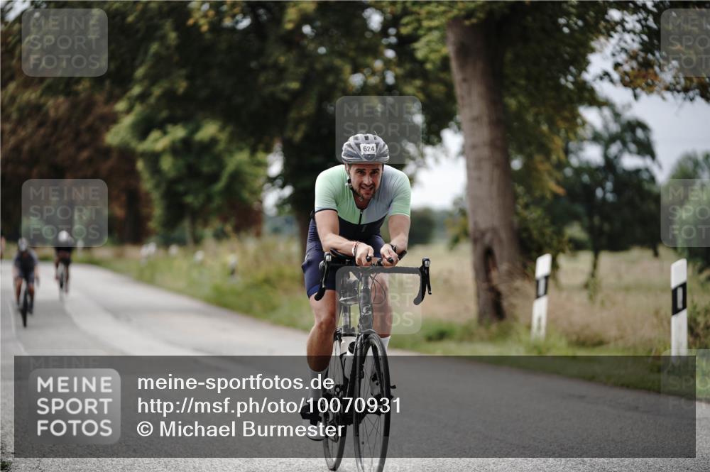 30.08.2026 - Elbe Triathlon Hamburg Michael Burmester http://msf.ph/oto/10070931 30.08.2026 09:59:36 Radfahren 331, 608, 624, 655, 863 meine-sportfotos.de