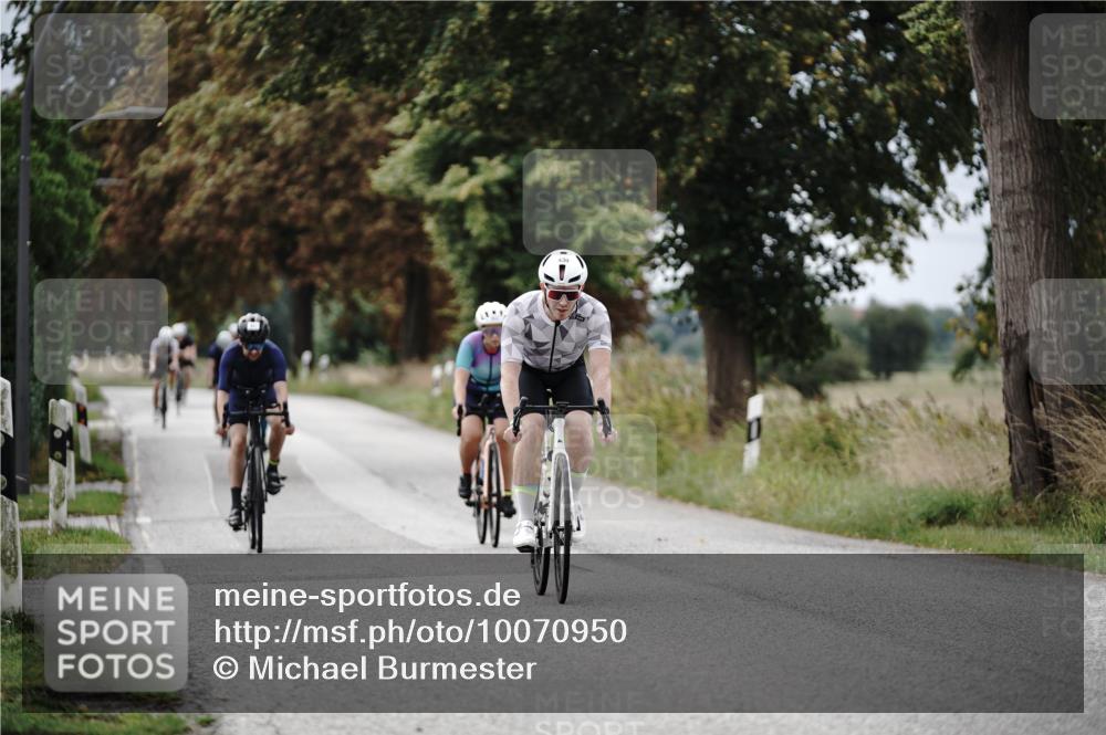 30.08.2026 - Elbe Triathlon Hamburg Michael Burmester http://msf.ph/oto/10070950 30.08.2026 09:59:54 Radfahren 248, 430, 467, 532, 547, 596, 697, 769, 874, 947 meine-sportfotos.de