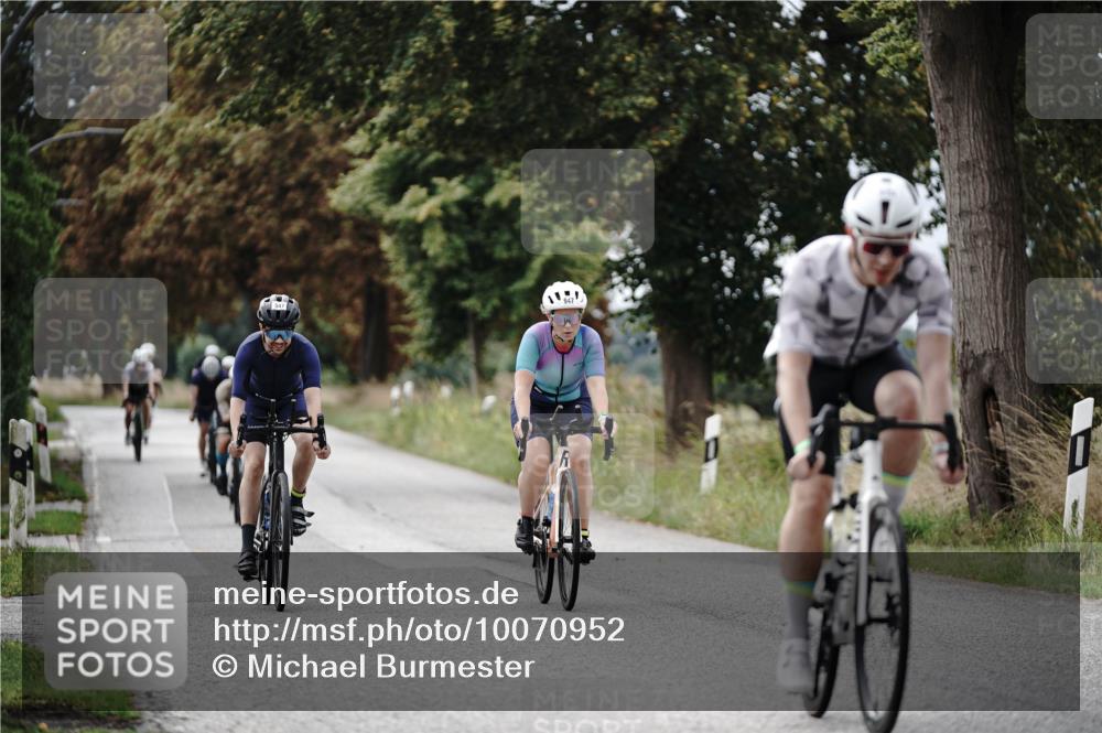 30.08.2026 - Elbe Triathlon Hamburg Michael Burmester http://msf.ph/oto/10070952 30.08.2026 09:59:55 Radfahren 248, 394, 430, 467, 532, 547, 596, 697, 769, 874, 900, 947 meine-sportfotos.de