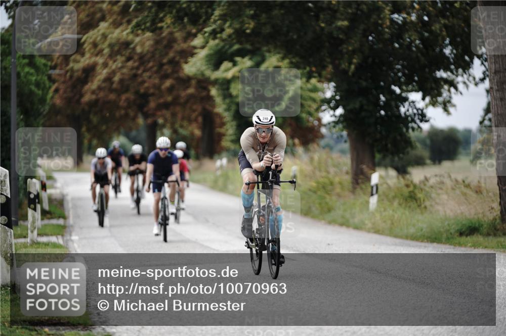 30.08.2026 - Elbe Triathlon Hamburg Michael Burmester http://msf.ph/oto/10070963 30.08.2026 09:59:57 Radfahren 248, 394, 430, 467, 547, 697, 874, 900, 947, 958 meine-sportfotos.de