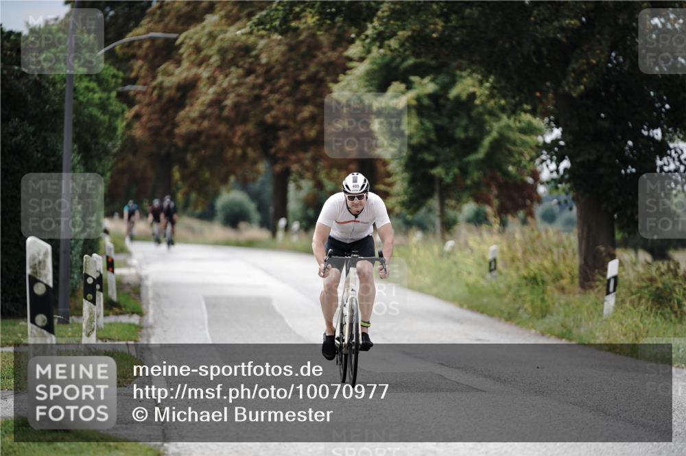 30.08.2026 - Elbe Triathlon Hamburg Michael Burmester http://msf.ph/oto/10070977 30.08.2026 10:00:19 Radfahren 489 meine-sportfotos.de