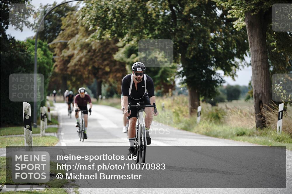 30.08.2026 - Elbe Triathlon Hamburg Michael Burmester http://msf.ph/oto/10070983 30.08.2026 10:00:30 Radfahren 510, 571, 638, 898, 931 meine-sportfotos.de