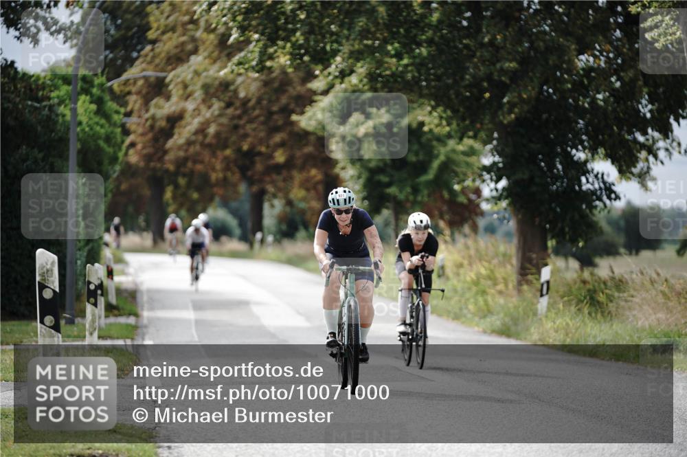 30.08.2026 - Elbe Triathlon Hamburg Michael Burmester http://msf.ph/oto/10071000 30.08.2026 10:00:35 Radfahren 510, 577, 638, 751, 898, 931 meine-sportfotos.de