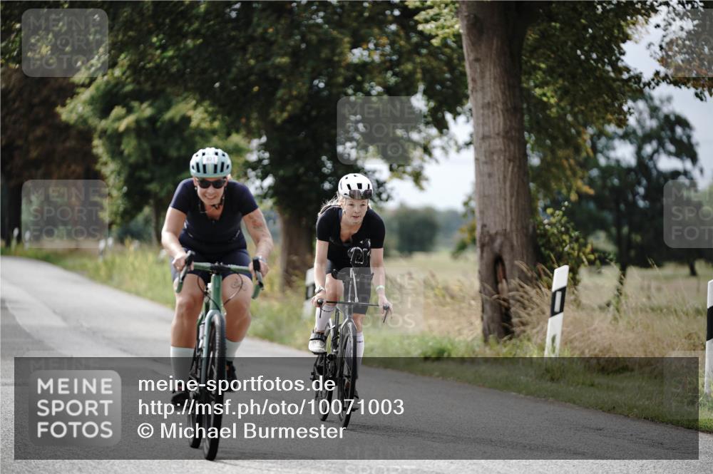 30.08.2026 - Elbe Triathlon Hamburg Michael Burmester http://msf.ph/oto/10071003 30.08.2026 10:00:36 Radfahren 577, 751, 898, 931 meine-sportfotos.de