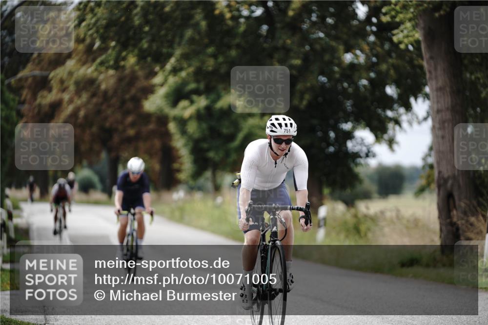 30.08.2026 - Elbe Triathlon Hamburg Michael Burmester http://msf.ph/oto/10071005 30.08.2026 10:00:40 Radfahren 577, 724, 751 meine-sportfotos.de