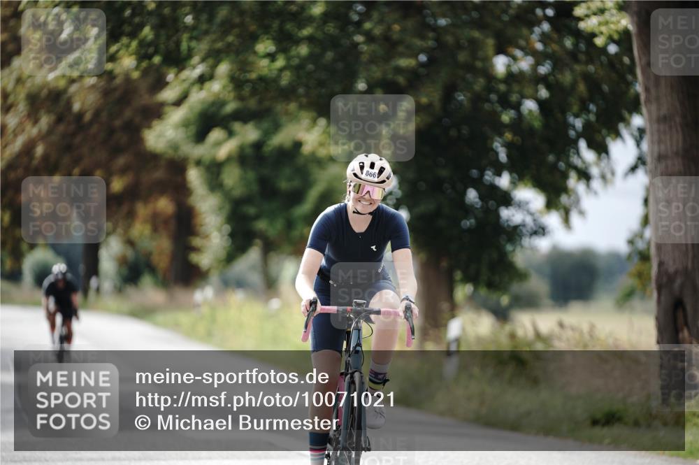 30.08.2026 - Elbe Triathlon Hamburg Michael Burmester http://msf.ph/oto/10071021 30.08.2026 10:00:48 Radfahren 558, 866, 869 meine-sportfotos.de