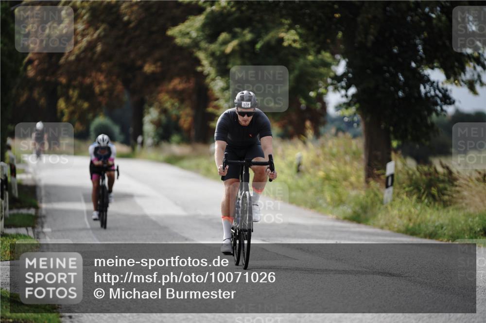 30.08.2026 - Elbe Triathlon Hamburg Michael Burmester http://msf.ph/oto/10071026 30.08.2026 10:00:51 Radfahren 558, 866, 869 meine-sportfotos.de