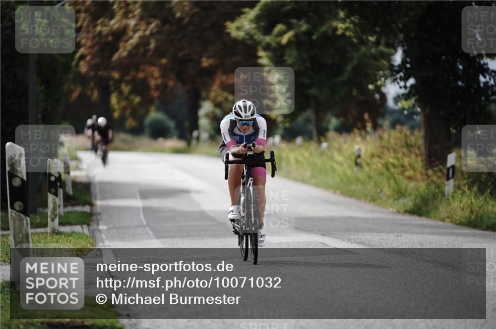 30.08.2026 - Elbe Triathlon Hamburg Michael Burmester http://msf.ph/oto/10071032 30.08.2026 10:00:53 Radfahren 558, 826, 869 meine-sportfotos.de