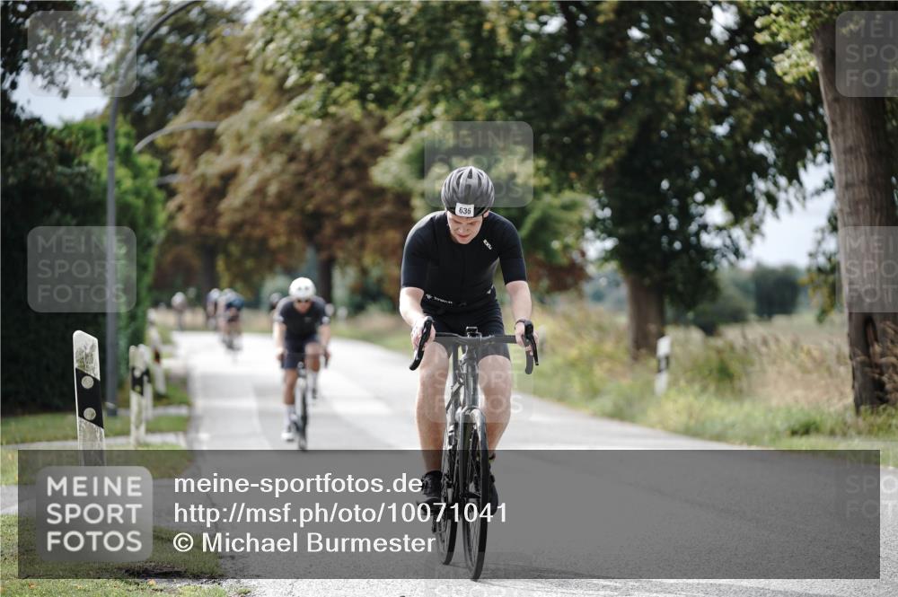 30.08.2026 - Elbe Triathlon Hamburg Michael Burmester http://msf.ph/oto/10071041 30.08.2026 10:01:03 Radfahren 548, 636, 671, 675, 699, 705, 826, 831 meine-sportfotos.de