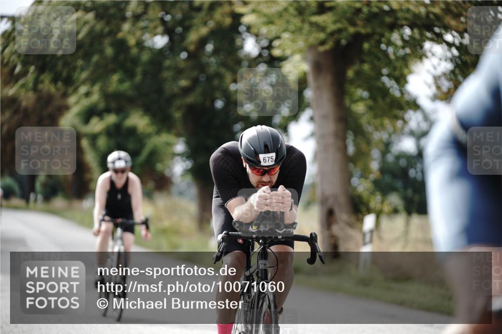 30.08.2026 - Elbe Triathlon Hamburg Michael Burmester http://msf.ph/oto/10071060 30.08.2026 10:01:10 Radfahren 533, 650, 671, 675, 700, 831 meine-sportfotos.de