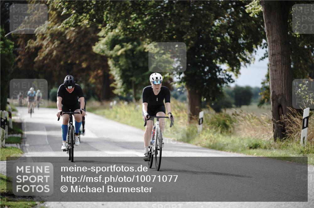 30.08.2026 - Elbe Triathlon Hamburg Michael Burmester http://msf.ph/oto/10071077 30.08.2026 10:01:22 Radfahren 264, 520, 556, 864 meine-sportfotos.de