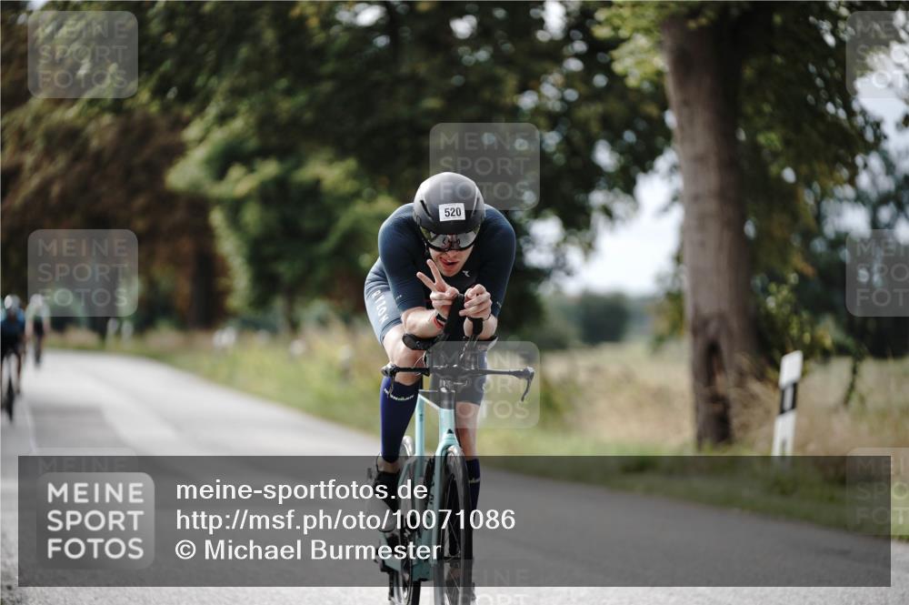 30.08.2026 - Elbe Triathlon Hamburg Michael Burmester http://msf.ph/oto/10071086 30.08.2026 10:01:25 Radfahren 264, 520, 556, 864 meine-sportfotos.de
