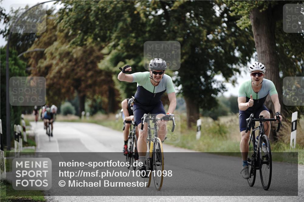 30.08.2026 - Elbe Triathlon Hamburg Michael Burmester http://msf.ph/oto/10071098 30.08.2026 10:01:33 Radfahren 475, 618, 637, 782, 975 meine-sportfotos.de