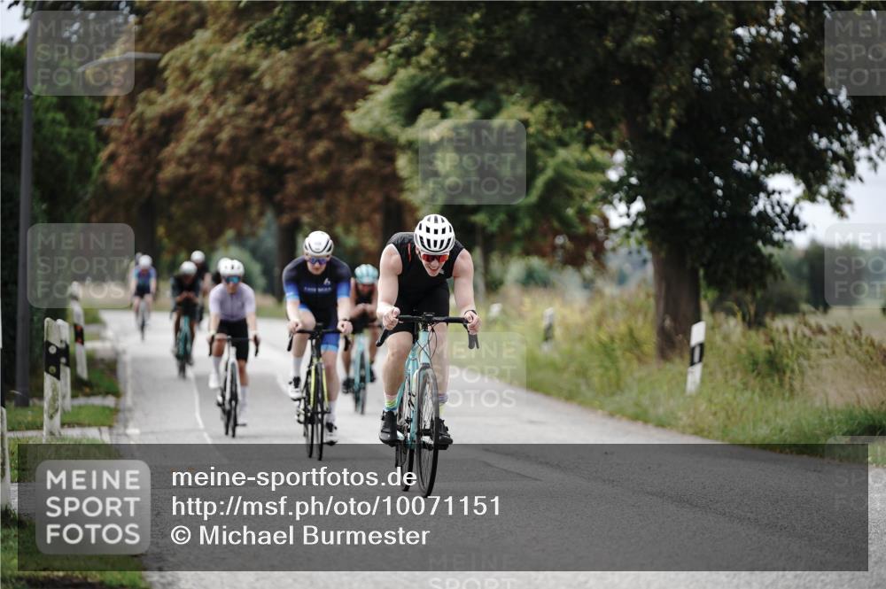 30.08.2026 - Elbe Triathlon Hamburg Michael Burmester http://msf.ph/oto/10071151 30.08.2026 10:02:05 Radfahren 438, 552, 622, 640, 702, 704, 940 meine-sportfotos.de