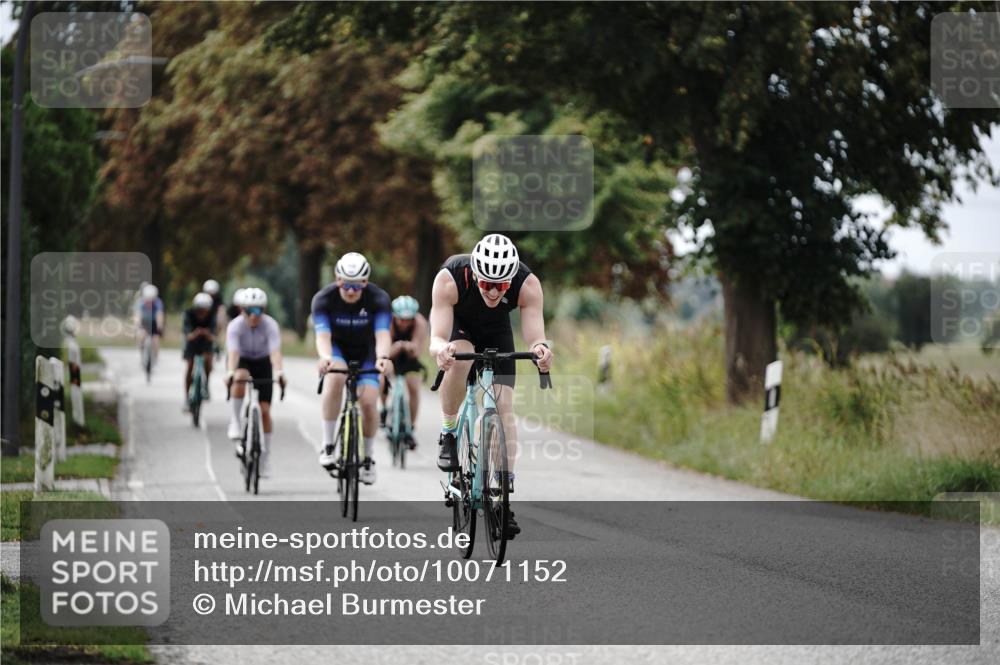 30.08.2026 - Elbe Triathlon Hamburg Michael Burmester http://msf.ph/oto/10071152 30.08.2026 10:02:05 Radfahren 438, 552, 622, 640, 702, 704, 940 meine-sportfotos.de