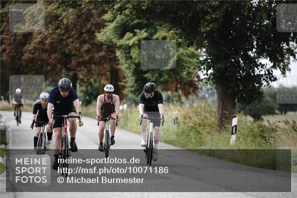 30.08.2026 - Elbe Triathlon Hamburg Michael Burmester http://msf.ph/oto/10071186 30.08.2026 10:02:18 Radfahren 414, 459, 568, 725, 879, 882 meine-sportfotos.de