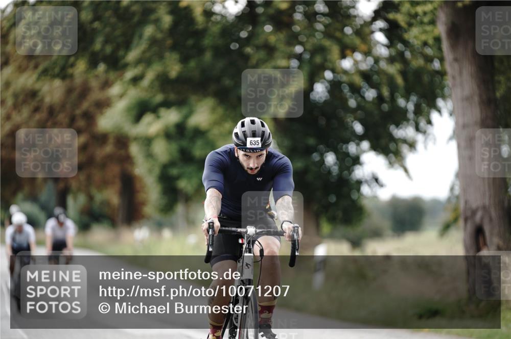 30.08.2026 - Elbe Triathlon Hamburg Michael Burmester http://msf.ph/oto/10071207 30.08.2026 10:02:37 Radfahren 564, 635, 774, 893 meine-sportfotos.de