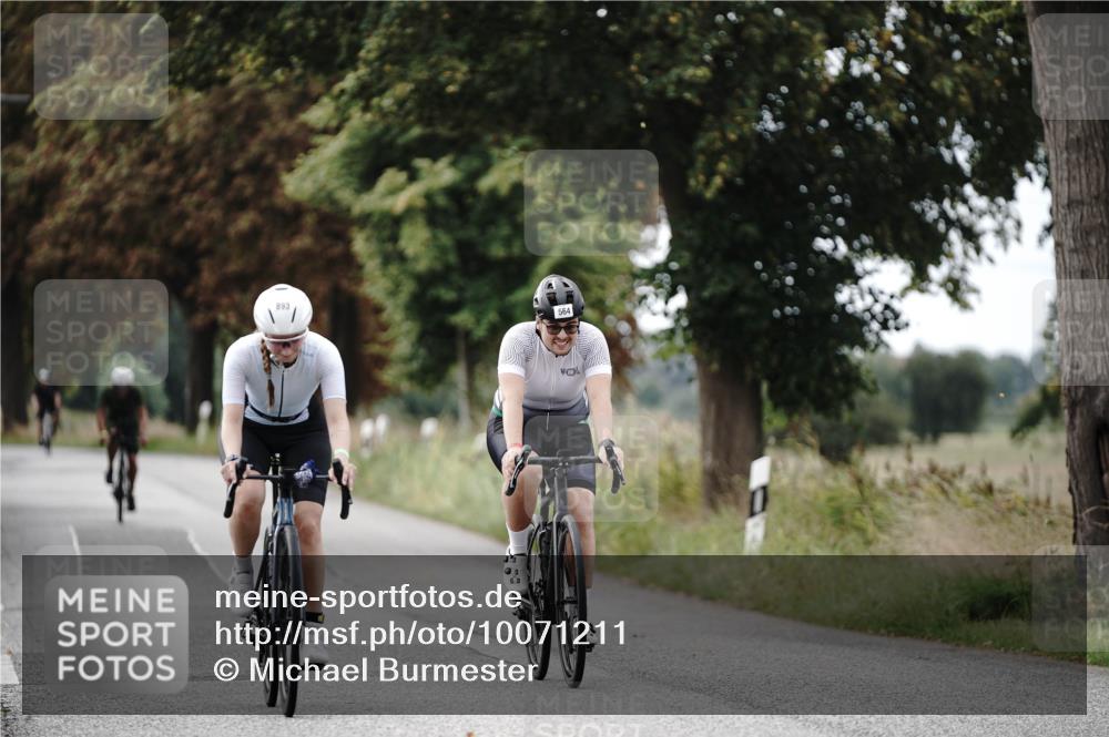 30.08.2026 - Elbe Triathlon Hamburg Michael Burmester http://msf.ph/oto/10071211 30.08.2026 10:02:39 Radfahren 564, 635, 774, 893 meine-sportfotos.de