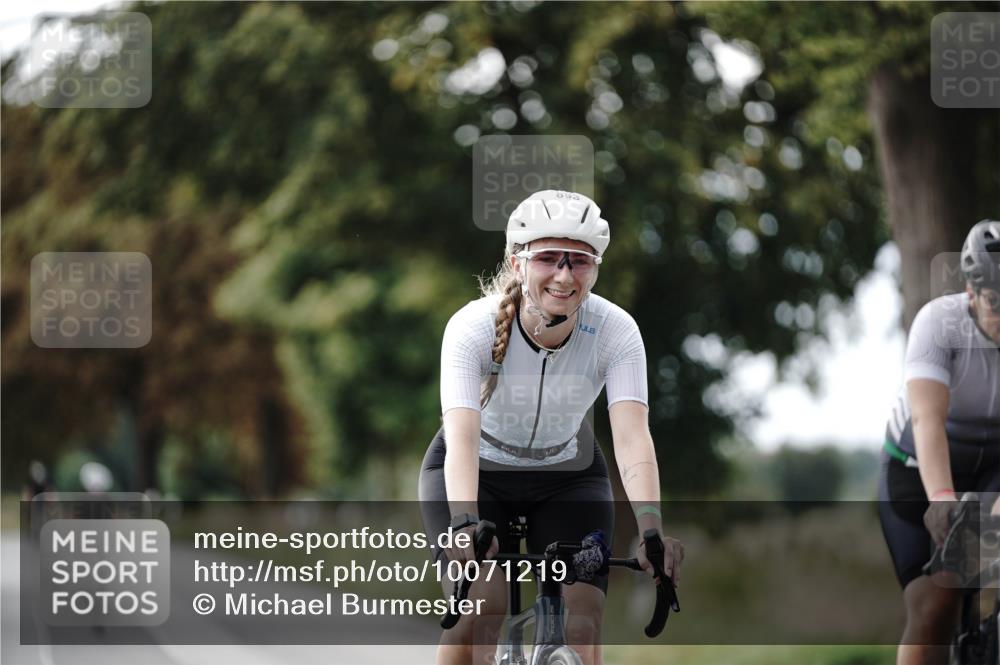 30.08.2026 - Elbe Triathlon Hamburg Michael Burmester http://msf.ph/oto/10071219 30.08.2026 10:02:40 Radfahren 564, 635, 774, 893 meine-sportfotos.de