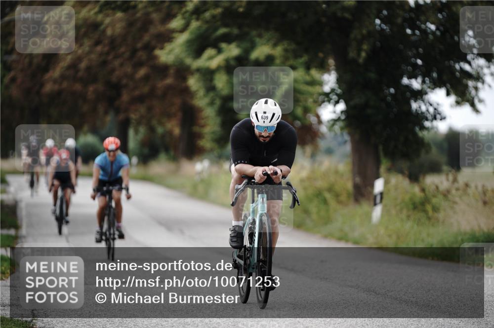 30.08.2026 - Elbe Triathlon Hamburg Michael Burmester http://msf.ph/oto/10071253 30.08.2026 10:02:57 Radfahren 460, 493, 582, 598, 639, 862, 870, 942, 978, 1894 meine-sportfotos.de