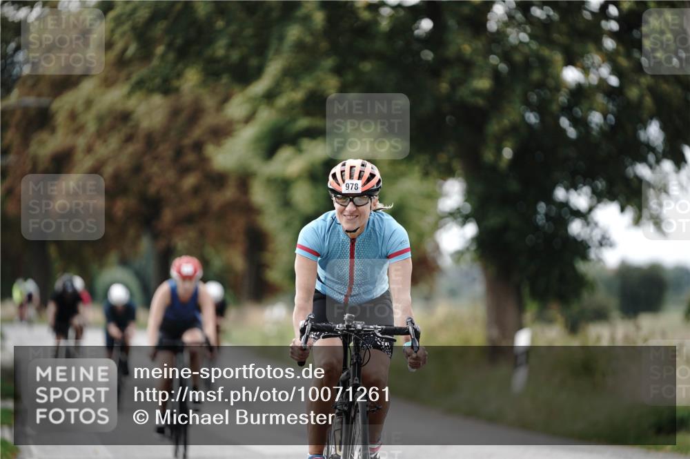 30.08.2026 - Elbe Triathlon Hamburg Michael Burmester http://msf.ph/oto/10071261 30.08.2026 10:02:59 Radfahren 460, 582, 598, 639, 862, 921, 942, 978, 1894 meine-sportfotos.de