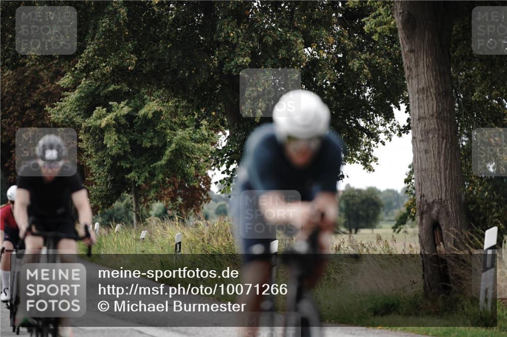 30.08.2026 - Elbe Triathlon Hamburg Michael Burmester http://msf.ph/oto/10071266 30.08.2026 10:03:03 Radfahren 460, 582, 921, 942, 1894 meine-sportfotos.de