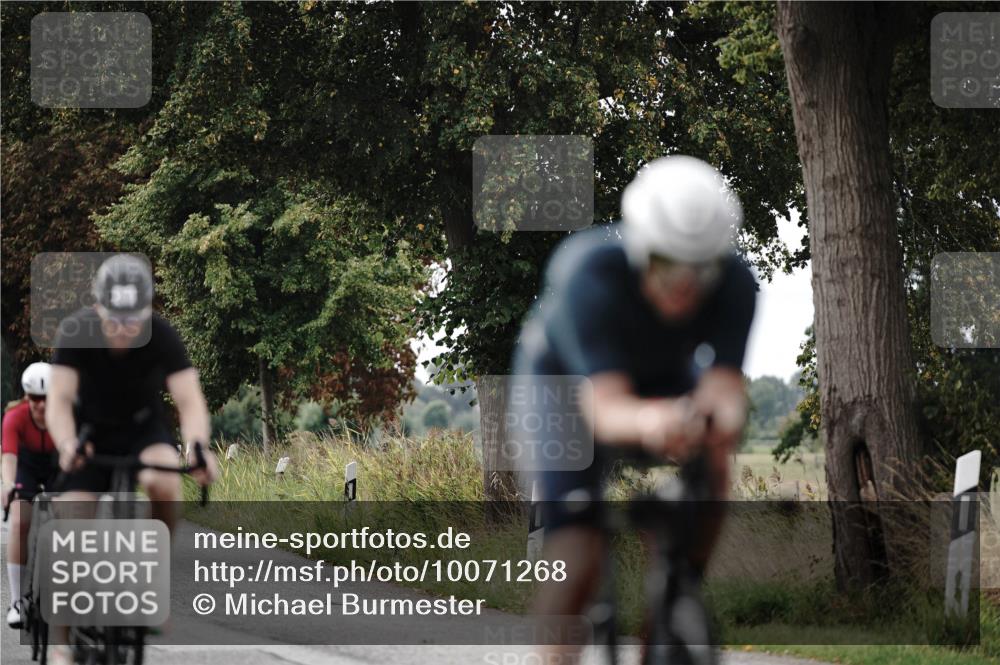 30.08.2026 - Elbe Triathlon Hamburg Michael Burmester http://msf.ph/oto/10071268 30.08.2026 10:03:03 Radfahren 460, 582, 921, 942, 1894 meine-sportfotos.de