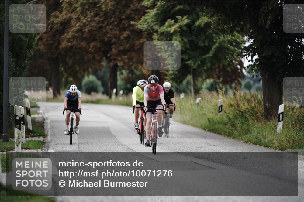 30.08.2026 - Elbe Triathlon Hamburg Michael Burmester http://msf.ph/oto/10071276 30.08.2026 10:03:08 Radfahren 484, 567, 666, 857, 921 meine-sportfotos.de
