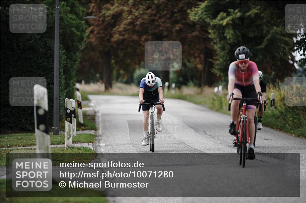 30.08.2026 - Elbe Triathlon Hamburg Michael Burmester http://msf.ph/oto/10071280 30.08.2026 10:03:10 Radfahren 484, 567, 666, 857 meine-sportfotos.de