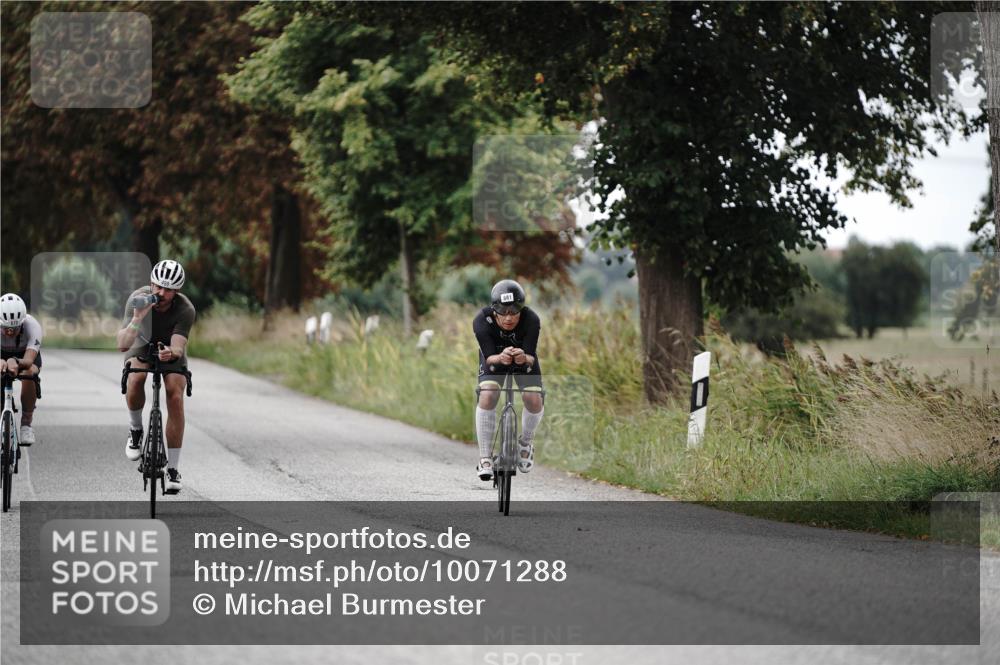 30.08.2026 - Elbe Triathlon Hamburg Michael Burmester http://msf.ph/oto/10071288 30.08.2026 10:03:23 Radfahren 499, 681, 873 meine-sportfotos.de