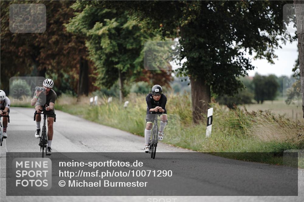 30.08.2026 - Elbe Triathlon Hamburg Michael Burmester http://msf.ph/oto/10071290 30.08.2026 10:03:23 Radfahren 499, 681, 873 meine-sportfotos.de