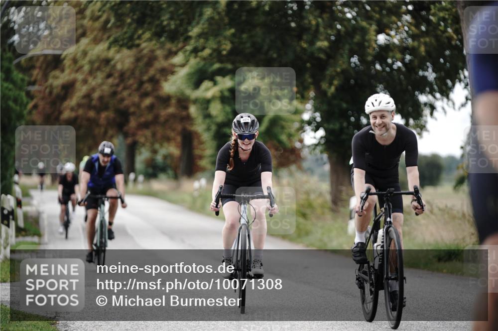 30.08.2026 - Elbe Triathlon Hamburg Michael Burmester http://msf.ph/oto/10071308 30.08.2026 10:03:42 Radfahren 572, 672, 764, 795, 824, 945 meine-sportfotos.de