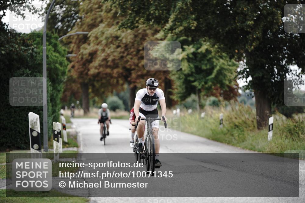 30.08.2026 - Elbe Triathlon Hamburg Michael Burmester http://msf.ph/oto/10071345 30.08.2026 10:04:00 Radfahren 521, 847, 953 meine-sportfotos.de