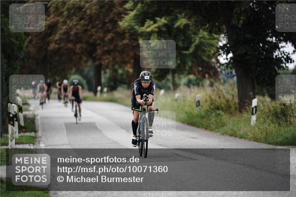 30.08.2026 - Elbe Triathlon Hamburg Michael Burmester http://msf.ph/oto/10071360 30.08.2026 10:04:11 Radfahren 948, 952 meine-sportfotos.de