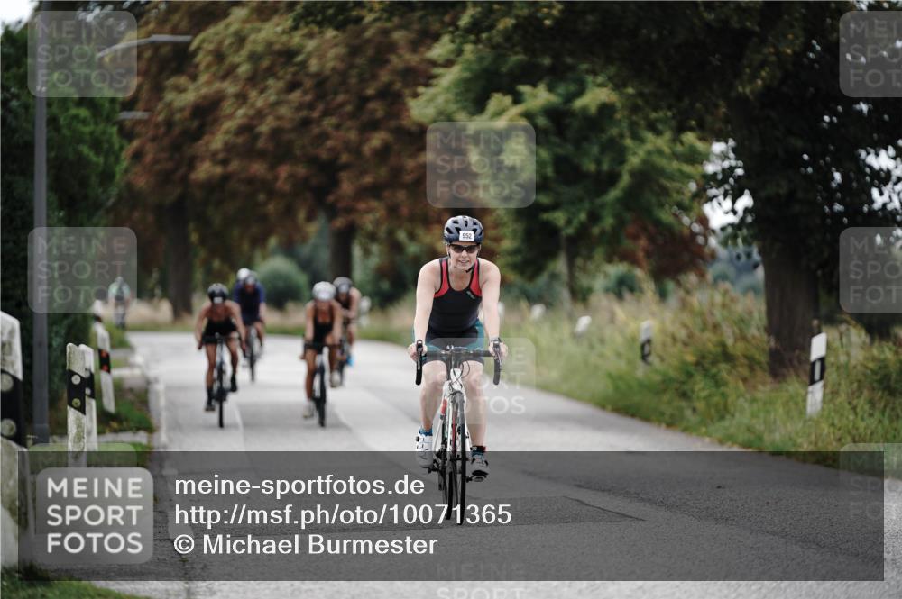 30.08.2026 - Elbe Triathlon Hamburg Michael Burmester http://msf.ph/oto/10071365 30.08.2026 10:04:15 Radfahren 597, 766, 818, 844, 948, 952 meine-sportfotos.de