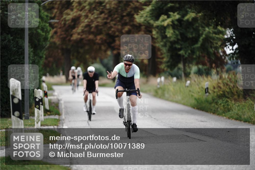 30.08.2026 - Elbe Triathlon Hamburg Michael Burmester http://msf.ph/oto/10071389 30.08.2026 10:04:28 Radfahren 553, 623, 974 meine-sportfotos.de