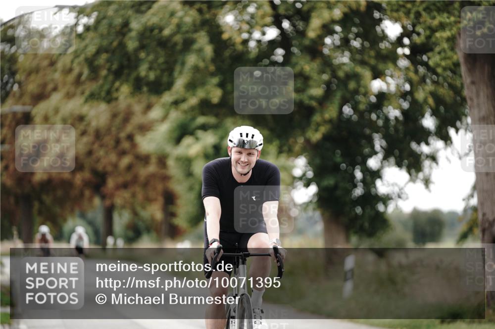30.08.2026 - Elbe Triathlon Hamburg Michael Burmester http://msf.ph/oto/10071395 30.08.2026 10:04:31 Radfahren 553, 623, 809, 904 meine-sportfotos.de