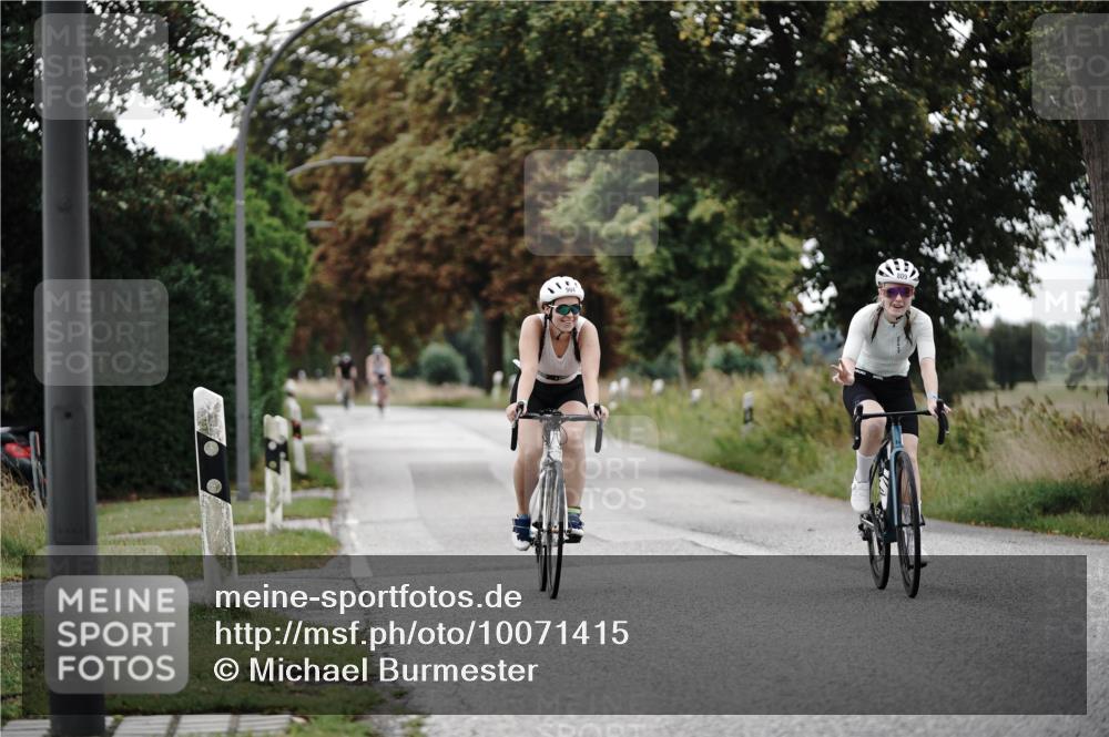 30.08.2026 - Elbe Triathlon Hamburg Michael Burmester http://msf.ph/oto/10071415 30.08.2026 10:04:36 Radfahren 809, 904 meine-sportfotos.de