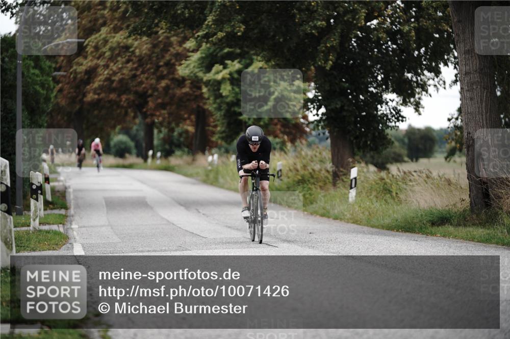 30.08.2026 - Elbe Triathlon Hamburg Michael Burmester http://msf.ph/oto/10071426 30.08.2026 10:04:56 Radfahren 660 meine-sportfotos.de