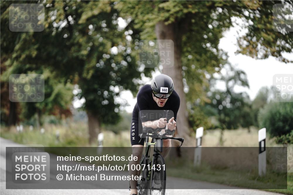 30.08.2026 - Elbe Triathlon Hamburg Michael Burmester http://msf.ph/oto/10071431 30.08.2026 10:04:57 Radfahren 660 meine-sportfotos.de