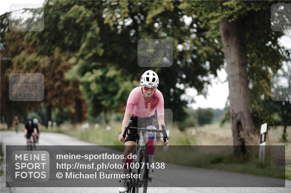30.08.2026 - Elbe Triathlon Hamburg Michael Burmester http://msf.ph/oto/10071438 30.08.2026 10:05:05 Radfahren 821, 868, 925 meine-sportfotos.de