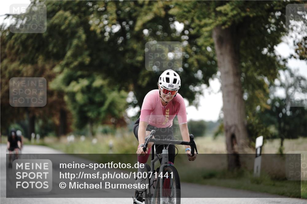 30.08.2026 - Elbe Triathlon Hamburg Michael Burmester http://msf.ph/oto/10071441 30.08.2026 10:05:05 Radfahren 821, 868, 925 meine-sportfotos.de